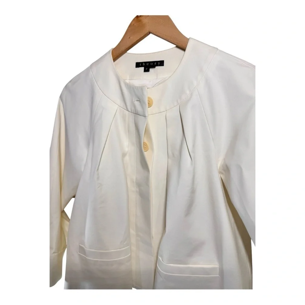Theory Swing Blazer in Cream